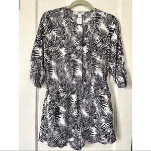 WHBM Black & White Leaf Print Romper Size 6 NBW